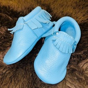 Freshly Picked Baby Blue Moccasins moccs Size 5 GUC
